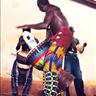 نمونه 5: نوازندگان آفریقایی همچنان طبل های ساغری شکل می نوازند